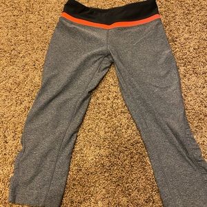 MPG legging in grey. Capri style in size small.